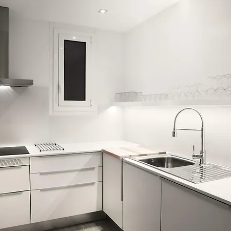 شقة كازانوفا تشارم من 4 غرف نوم برشلونة