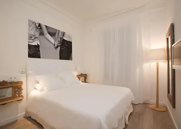 Apartamento Casanova Charm 4bdr Barcelona